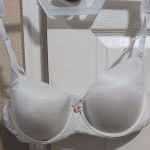 White Seamless Underwire Bra with Adjustable Straps